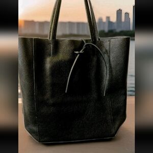 Borse In Pelle Tote black, Soft  Pebble Leather, Zip Pocket, Made in Italy